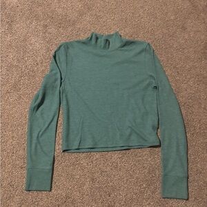 Elegant Green Long Sleeve Women's Cropped Top